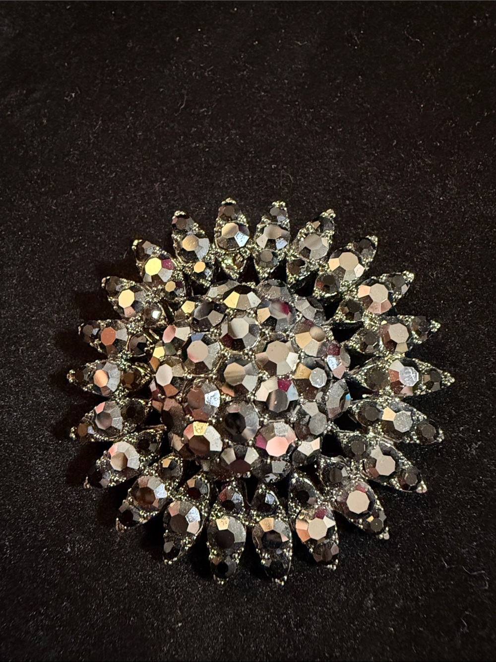 Vintage-Weiss Black Crystal Brooch 2” 1950-1960’s great condition